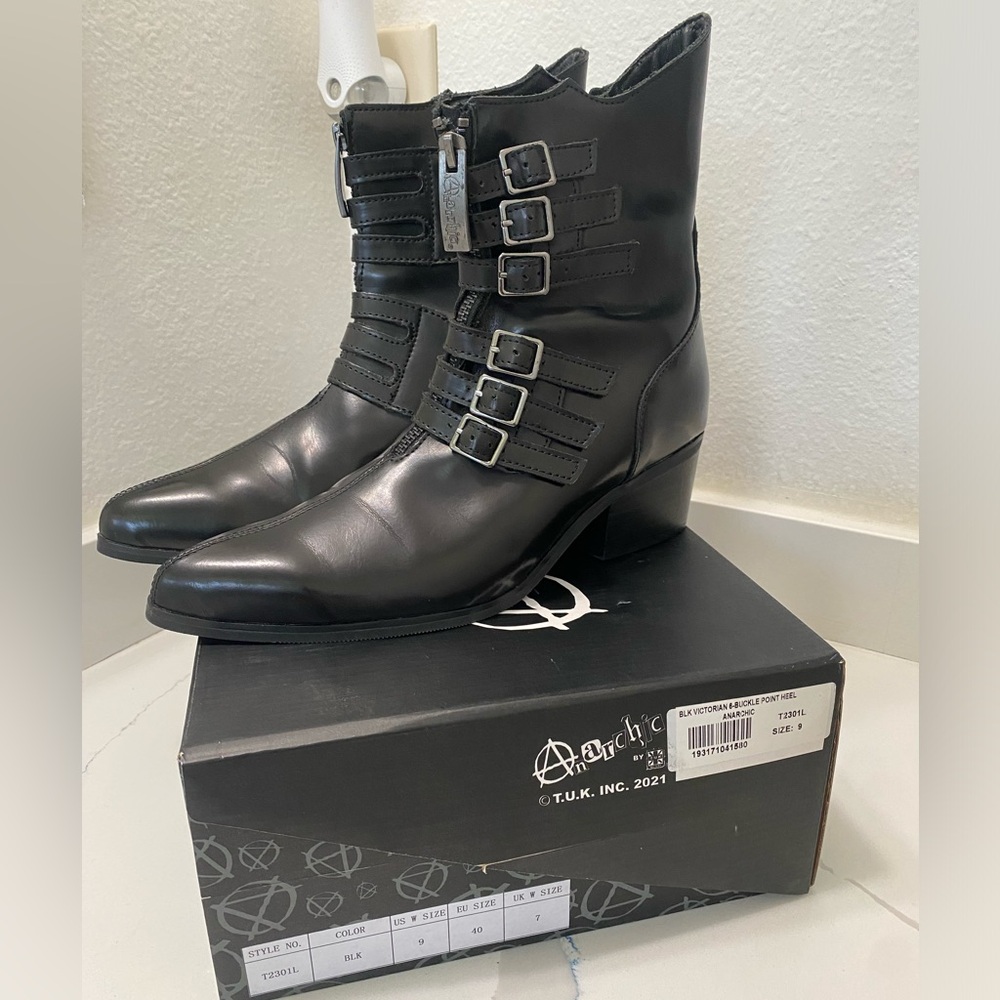 T.U.K. Black Victorian Anarchic 6 Buckle Pointed Boot Size 9w